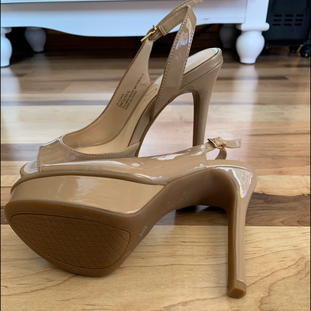 Jessica Simpson heel size 5